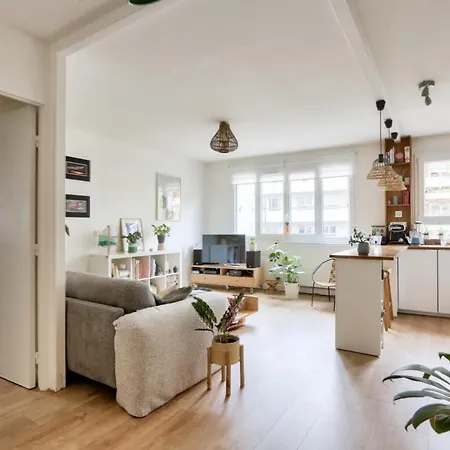 Apartamento Bright For 4 With Balcony París