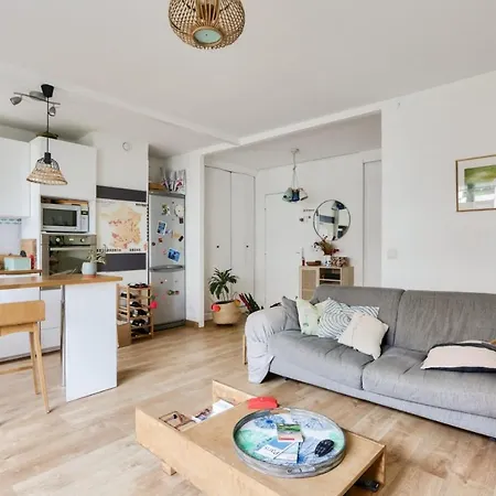 Apartamento Bright For 4 With Balcony